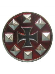 Gürtelschnalle Rivets Cross rot