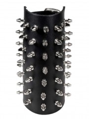 Leder Armband mit 49 Spitznieten