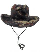 Buschhut mit Kinnband flecktarn