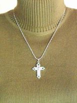 Kreuz mit Kette