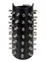 Leder Armband mit 49 Spitznieten