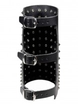 Leder Armband mit 99 Spitznieten