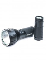 Outdoor LED Taschenlampe 3200 Lumen Nextorch Saint Torch 10